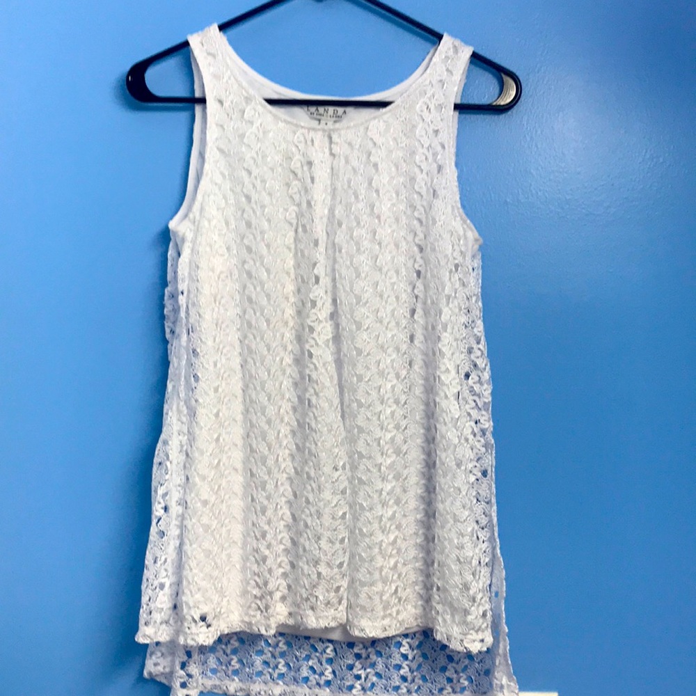 SLEEVELESS. LANDA. WHITE.FLORAL. FEMALE. BLOUSE. SMALL. NEW W/TAG
